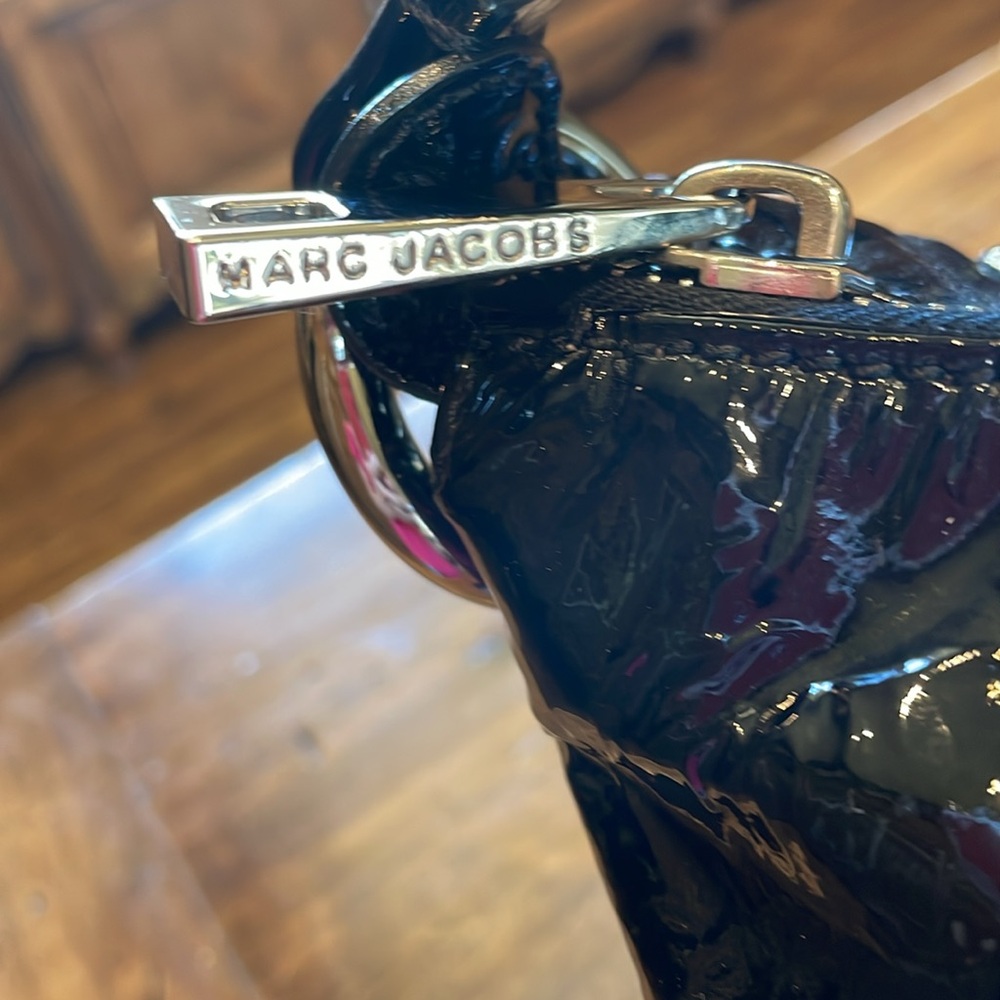MARC JACOBS Black Patent Multi Pocket Bag Hobe - Picture 6 of 12